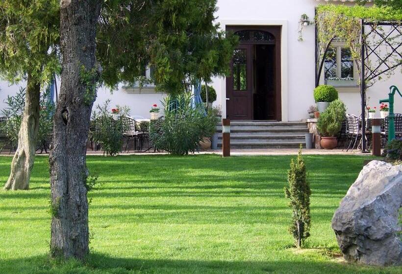 فندق Káli Art Inn