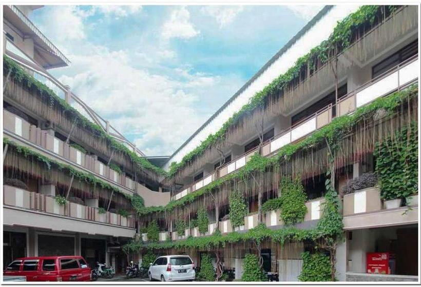 ホテル Lestari Near Lippo Plaza Mall Jember Mitra Reddoorz