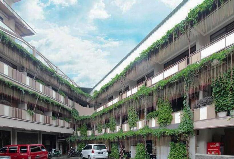 ホテル Lestari Near Lippo Plaza Mall Jember Mitra Reddoorz