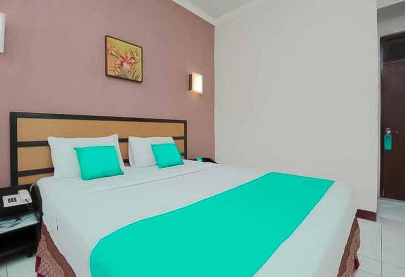 ホテル Lestari Near Lippo Plaza Mall Jember Mitra Reddoorz