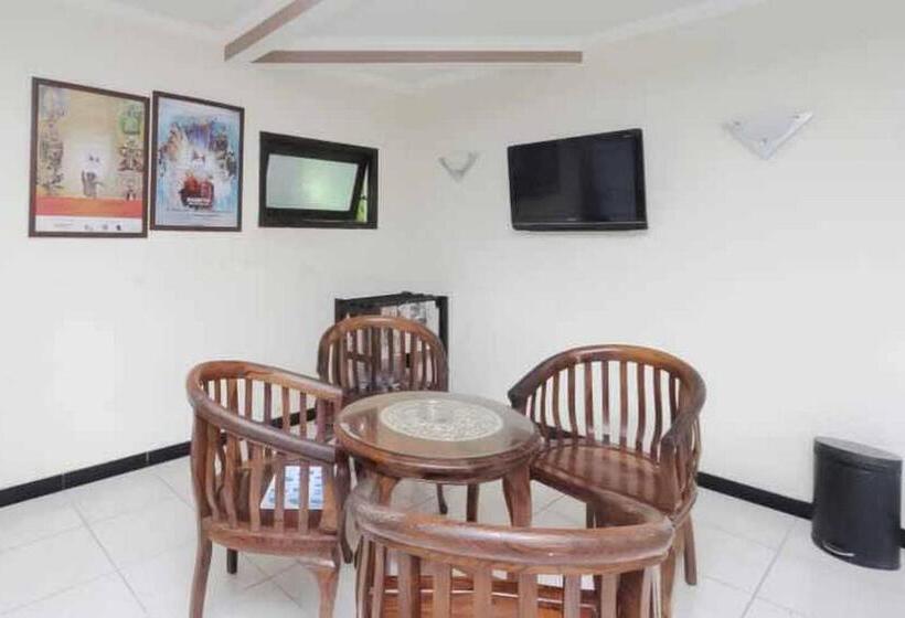 هتل Lestari Near Lippo Plaza Mall Jember Mitra Reddoorz