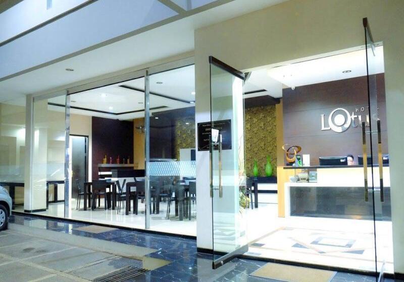 Отель Lotus Subang