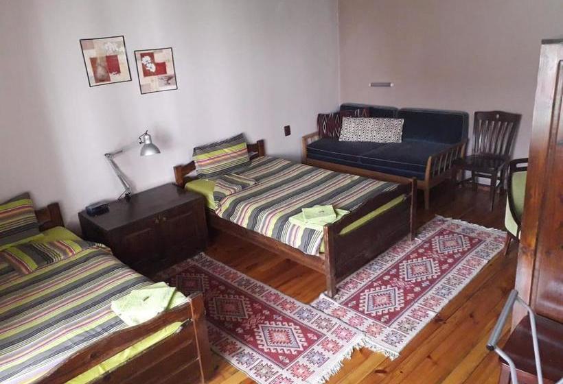 Отель семеен хотел ресторант маламовата къща