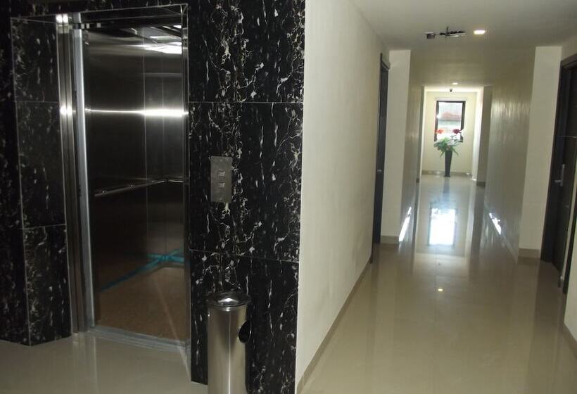 Отель Manado Inn