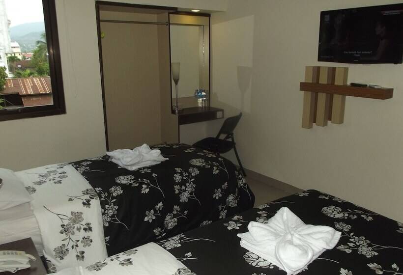 Отель Manado Inn