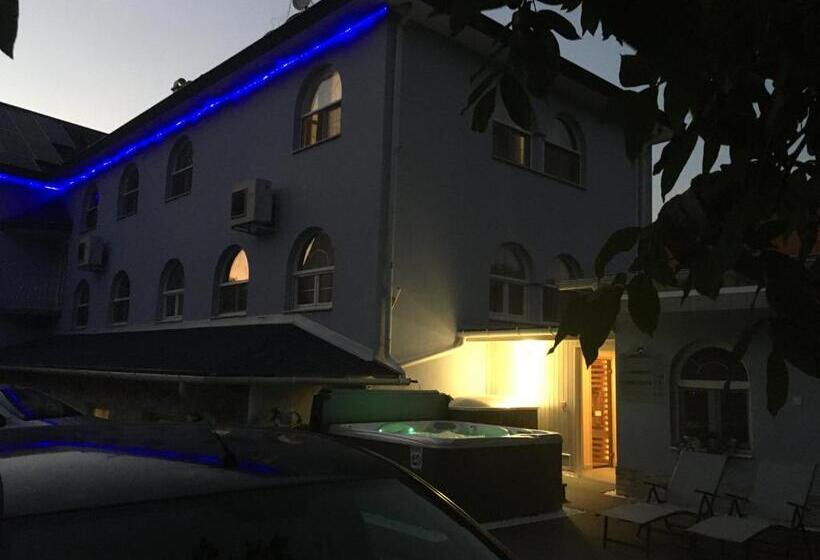 酒店 Marvany Panzio