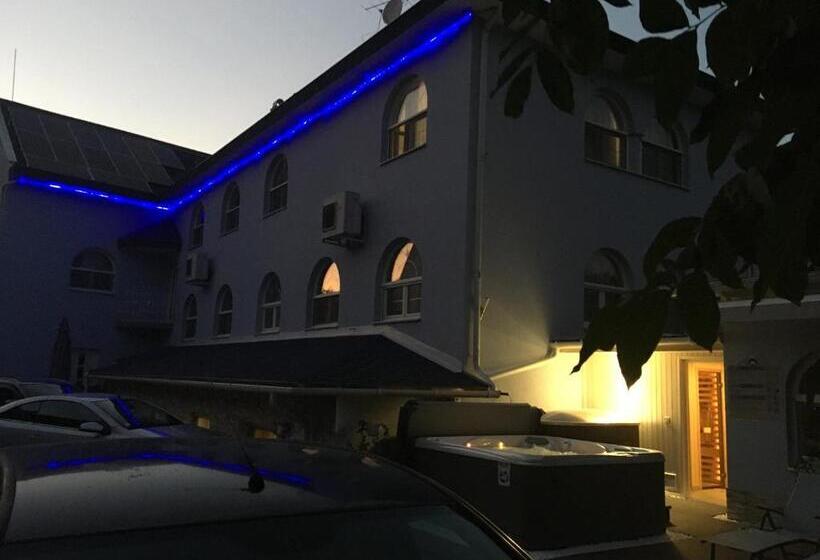 酒店 Marvany Panzio