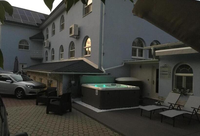 酒店 Marvany Panzio