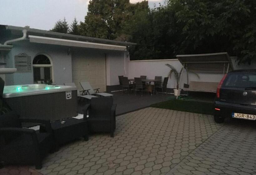 酒店 Marvany Panzio