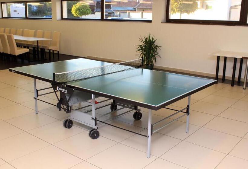 ホテル Median Hajdúnánás