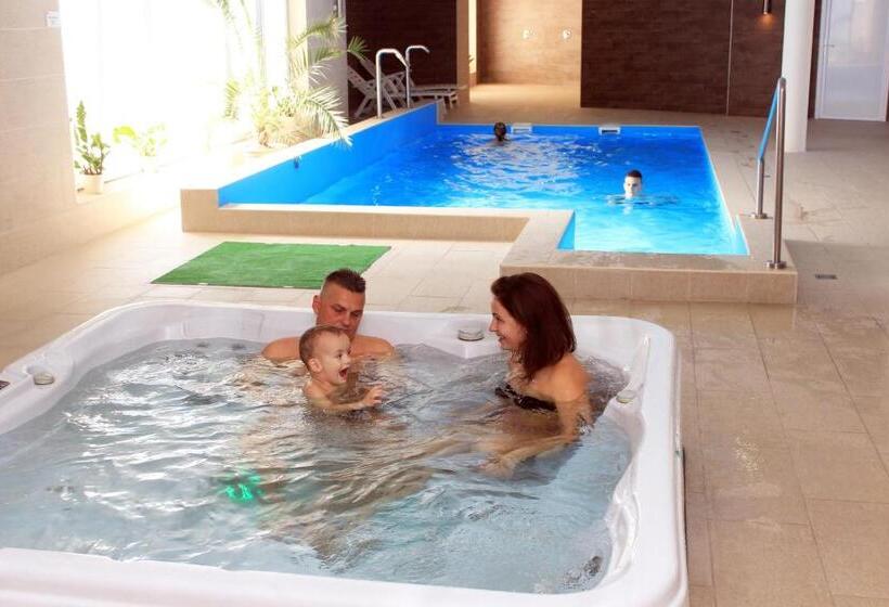 ホテル Median Hajdúnánás