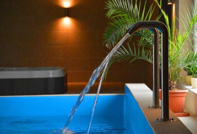 ホテル Median Hajdúnánás