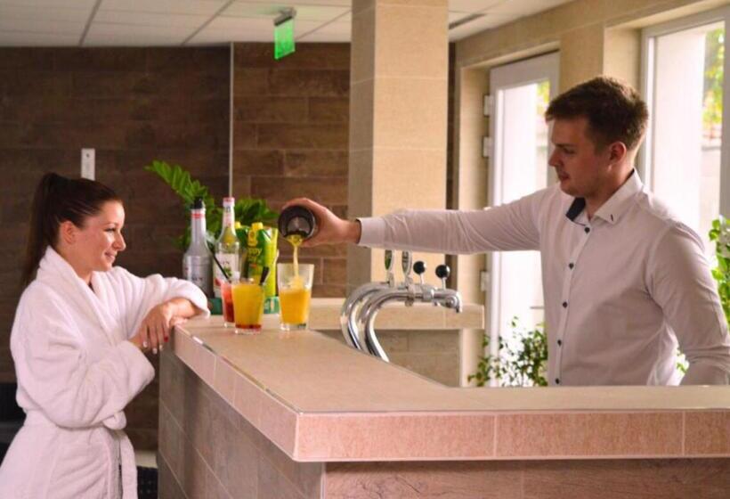 ホテル Median Hajdúnánás