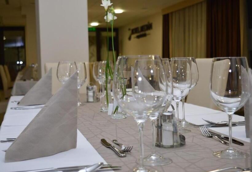 ホテル Median Hajdúnánás