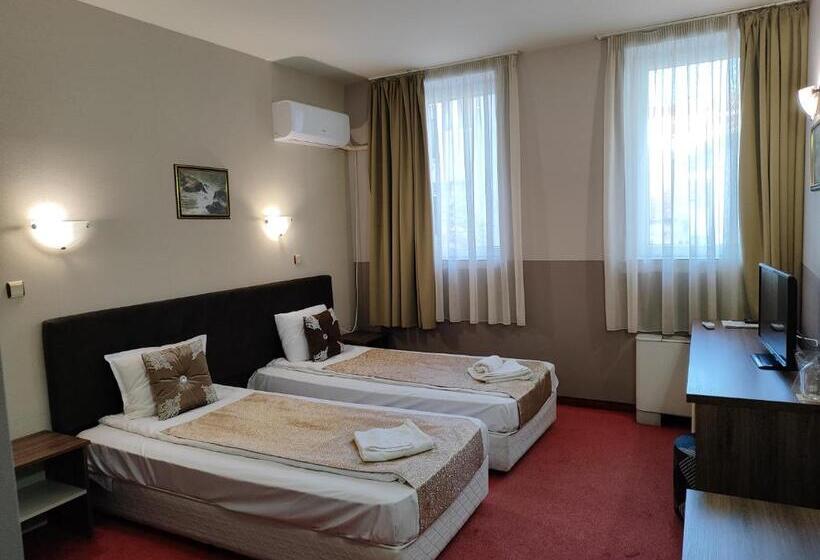 فندق Monte Cristo