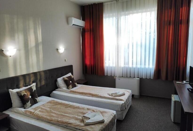 فندق Monte Cristo