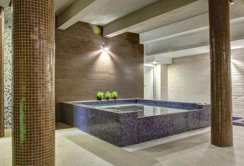 فندق Monte Cristo