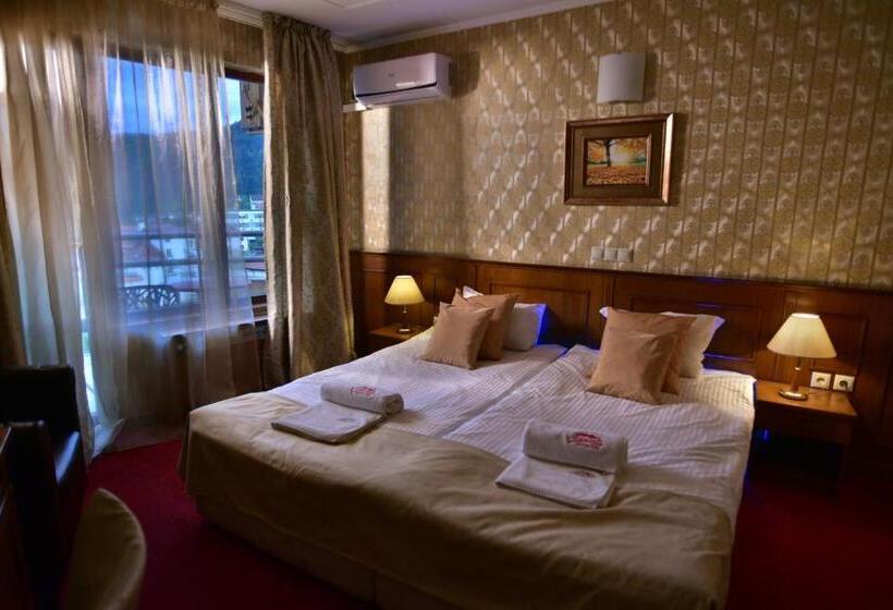 Отель Mountain Boutique Family