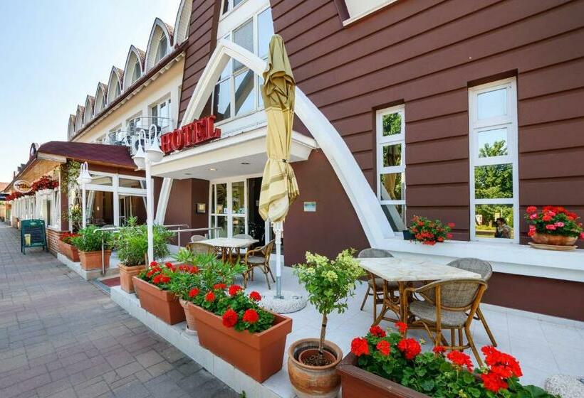 酒店 Négy évszak