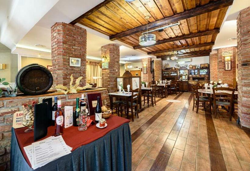 酒店 Négy évszak