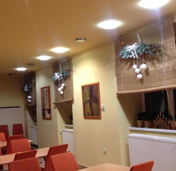 酒店 Oazis Panzió