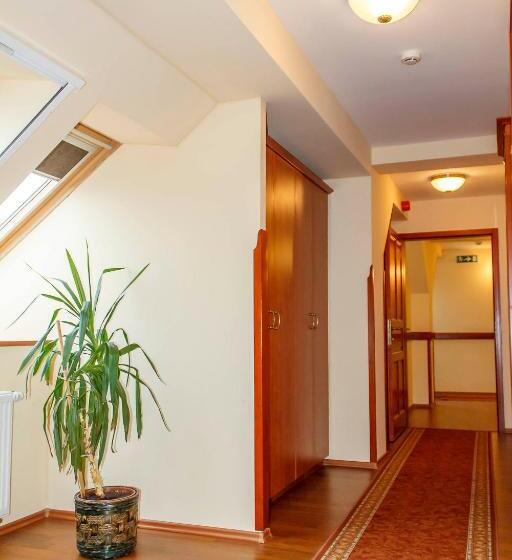 Pannon Hotel Bejelentkezés 20 óráig, Check In Until 20 O Clock, Einchecken Bis 20 Uhr