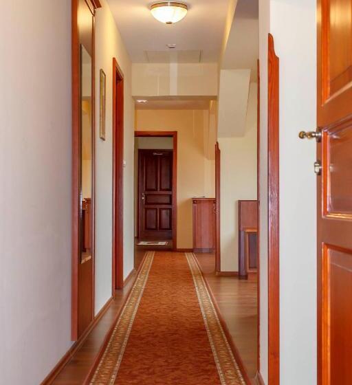 Pannon Hotel Bejelentkezés 20 óráig, Check In Until 20 O Clock, Einchecken Bis 20 Uhr