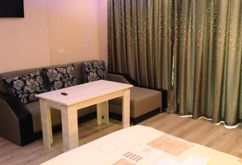 ホテル при братята Apartments & Studios