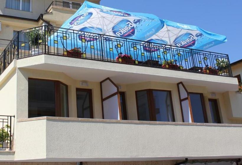 Отель Radik Guest Rooms