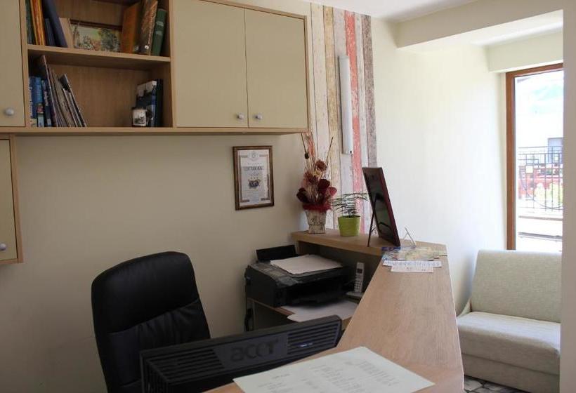 Отель Radik Guest Rooms