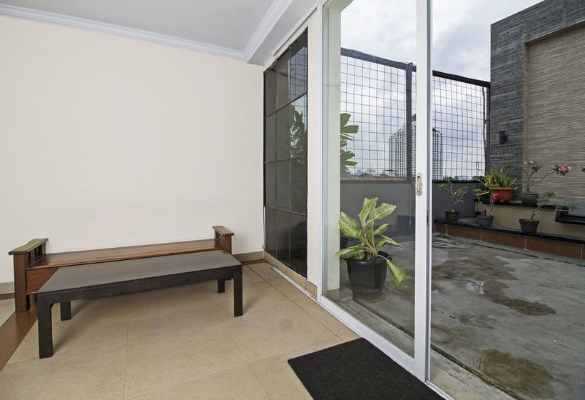 هتل Reddoorz @ Tebet Utara