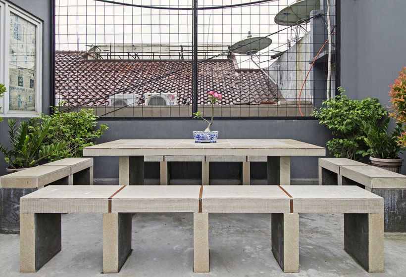 هتل Reddoorz @ Tebet Utara