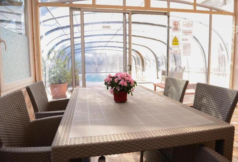 فندق Thermal Panzió Igal