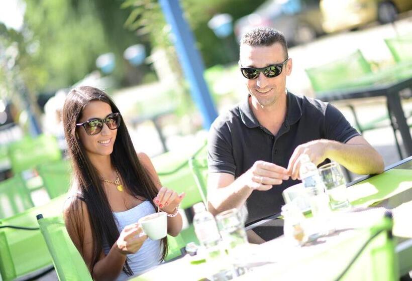 فندق Thermal Panzió Igal