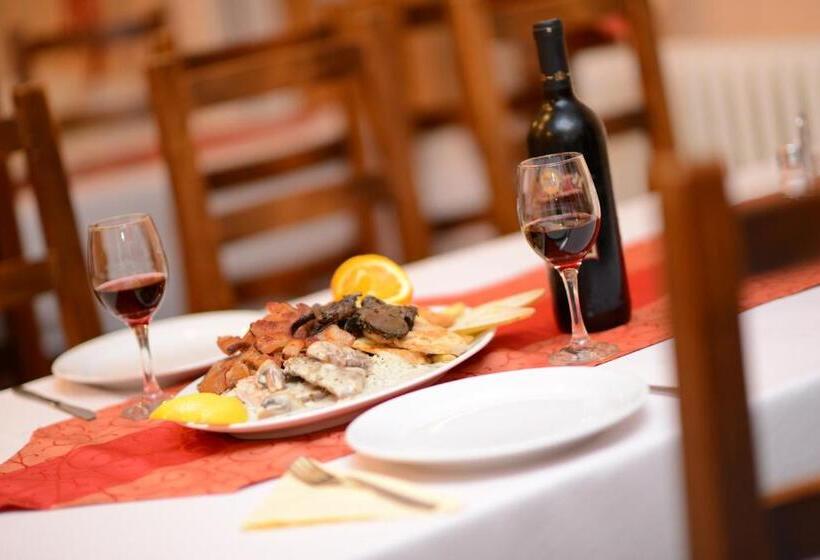 فندق Thermal Panzió Igal