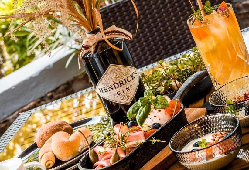 Отель Tihany átrium