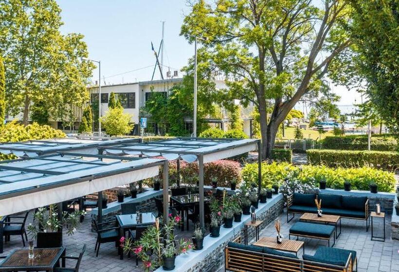 Отель Tihany átrium