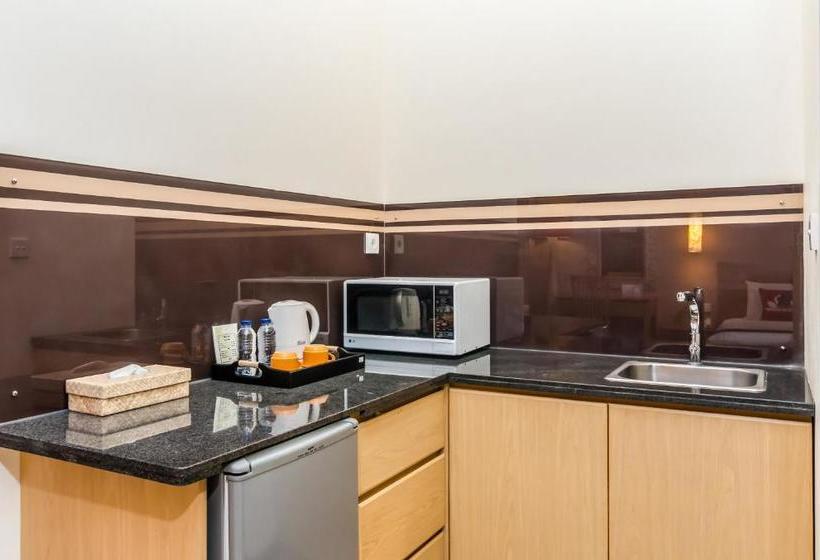 فندق Zen Premium Seminyak Eka Laweya