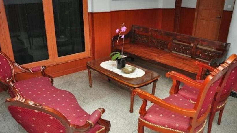 Отель Zuzu Sumeru