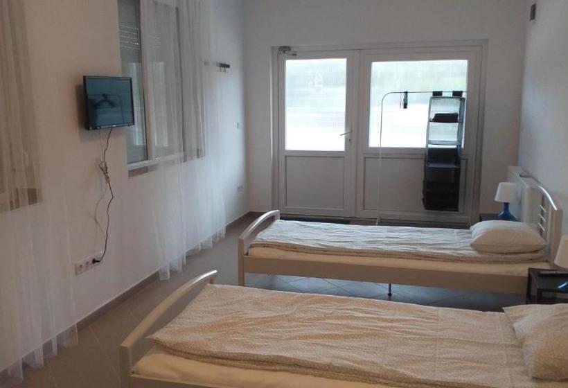 מוטל Kisdunapart 510