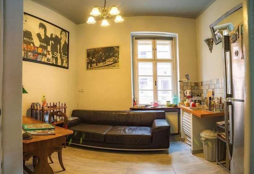 Santico Art Hotel And Hostel