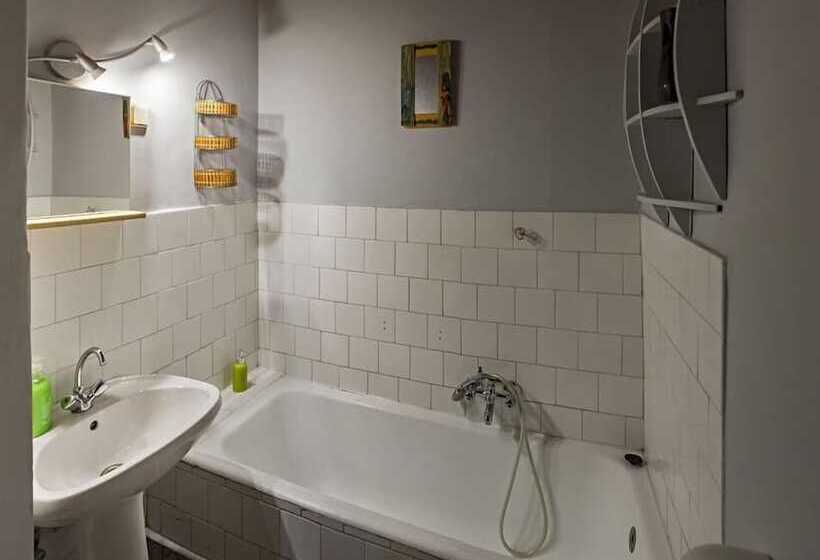 Santico Art Hotel And Hostel