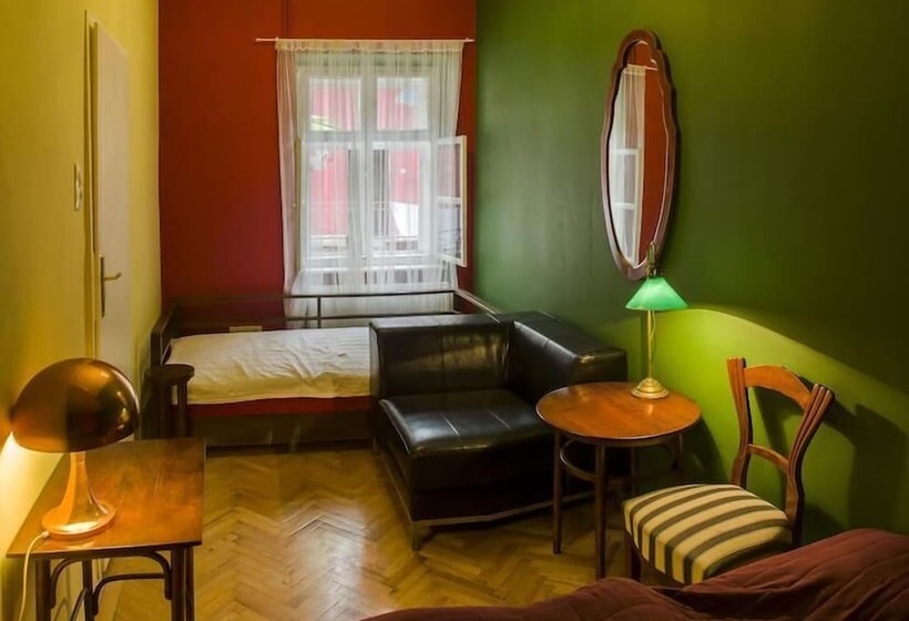 Santico Art Hotel And Hostel