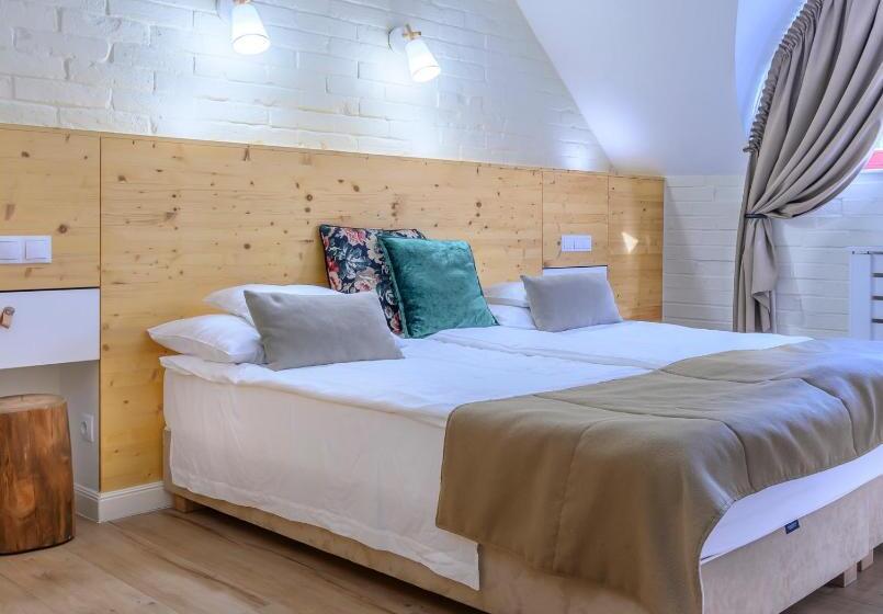 Tókert Szálloda és étterem