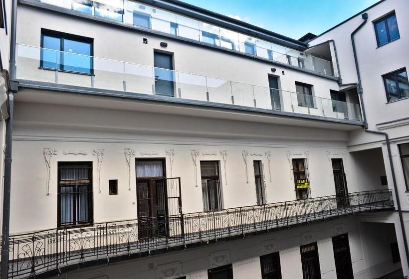 Zsófi S House Hostel 2.0