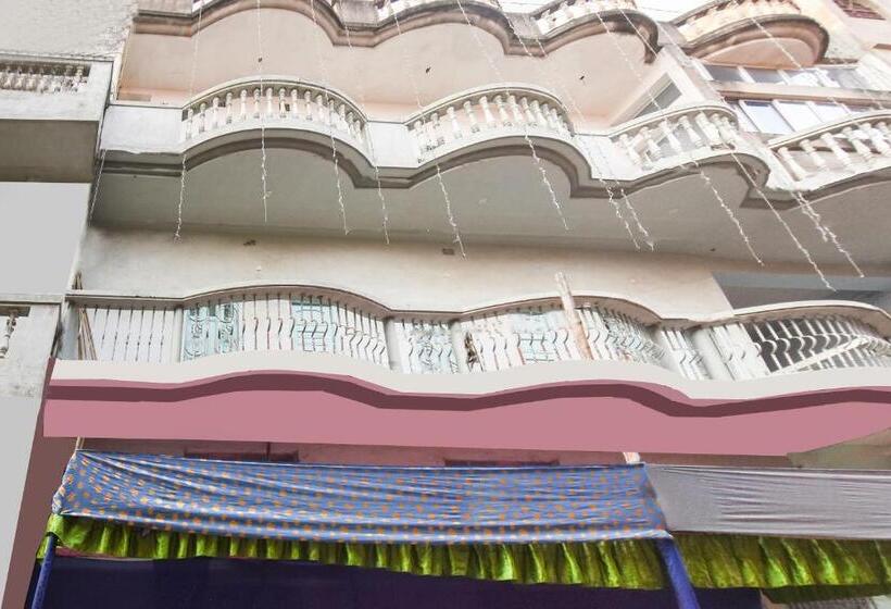 Отель O Maa Laxmi Lodge