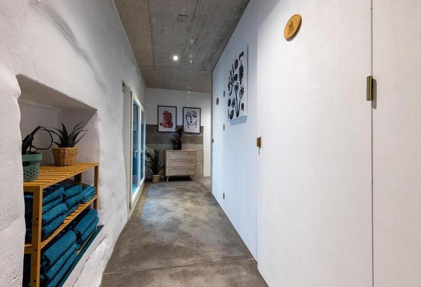 호스텔 Ambrosia Hüsli