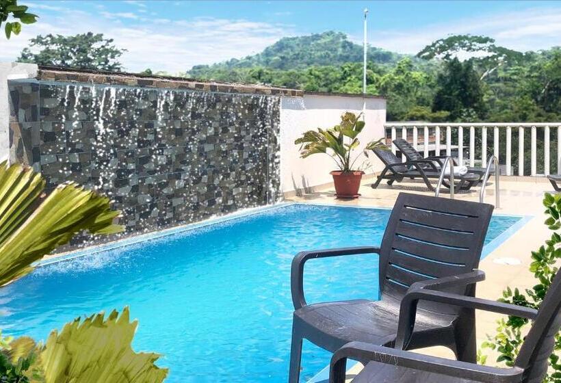 فندق Amazon Green