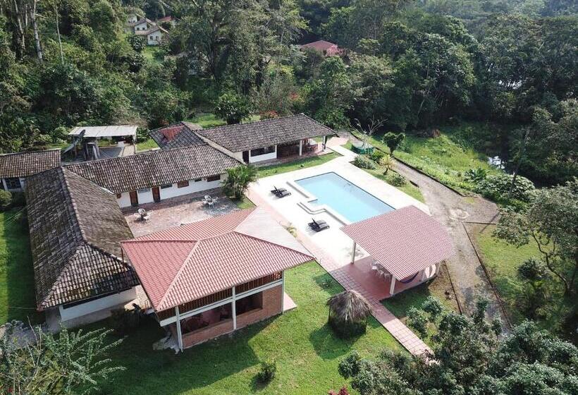 هتل Jungle Lodge El Jardin Aleman