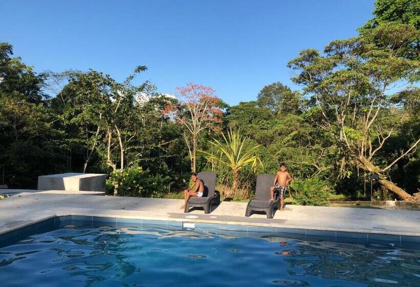 هتل Jungle Lodge El Jardin Aleman